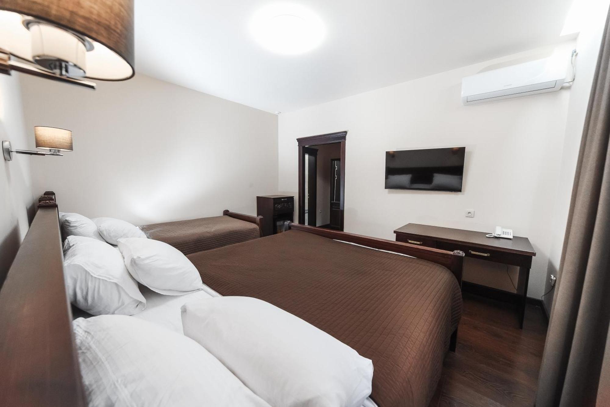 Dvin Hotel Pavlodar Dış mekan fotoğraf