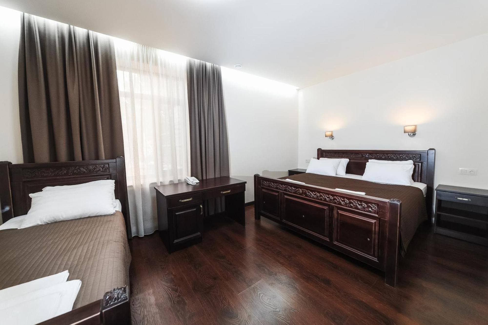 Dvin Hotel Pavlodar Dış mekan fotoğraf