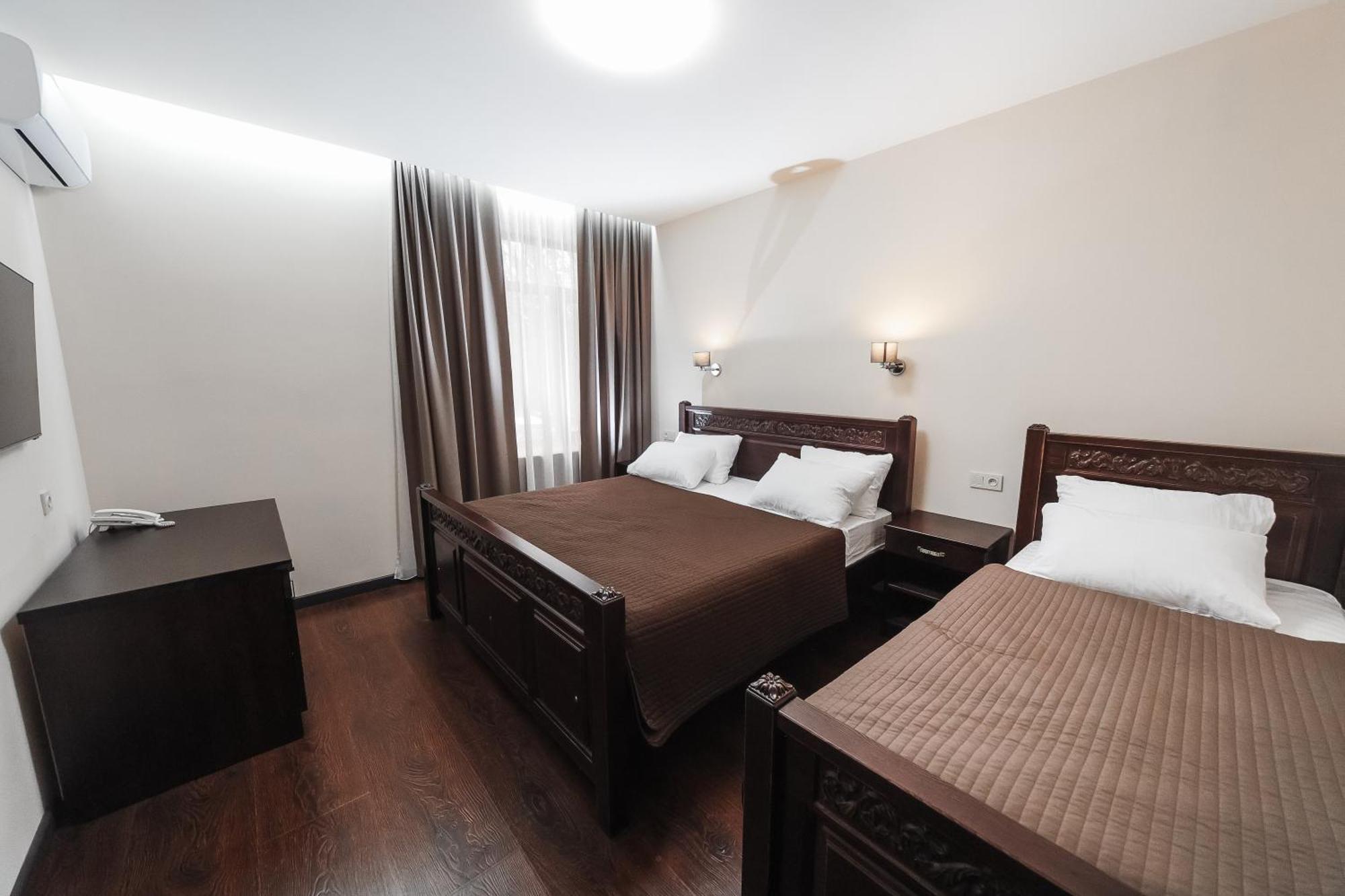 Dvin Hotel Pavlodar Dış mekan fotoğraf
