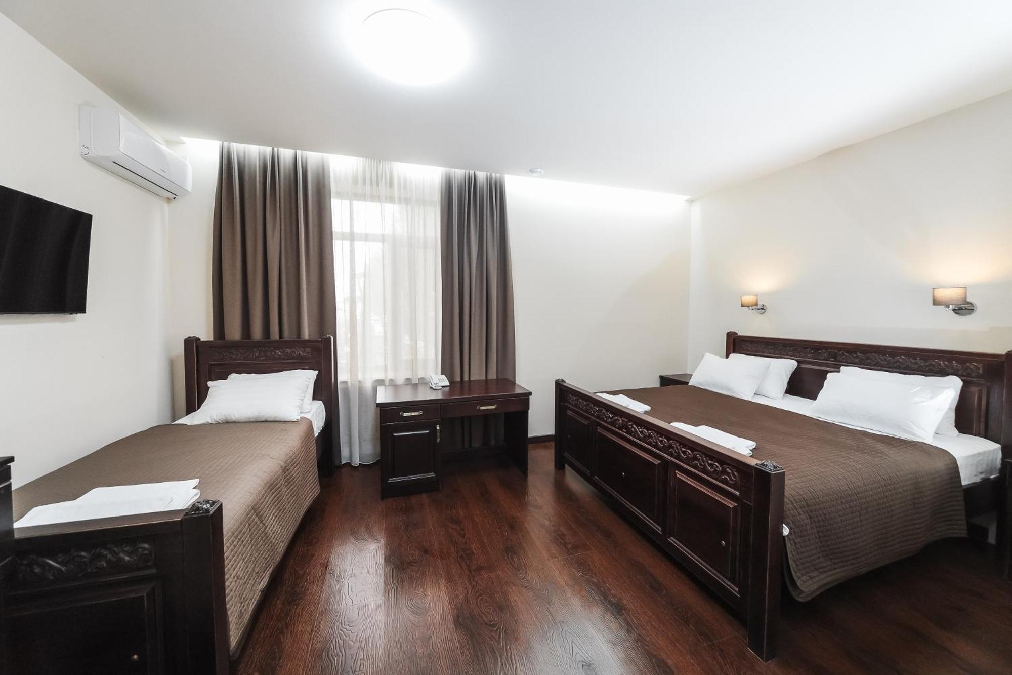 Dvin Hotel Pavlodar Dış mekan fotoğraf