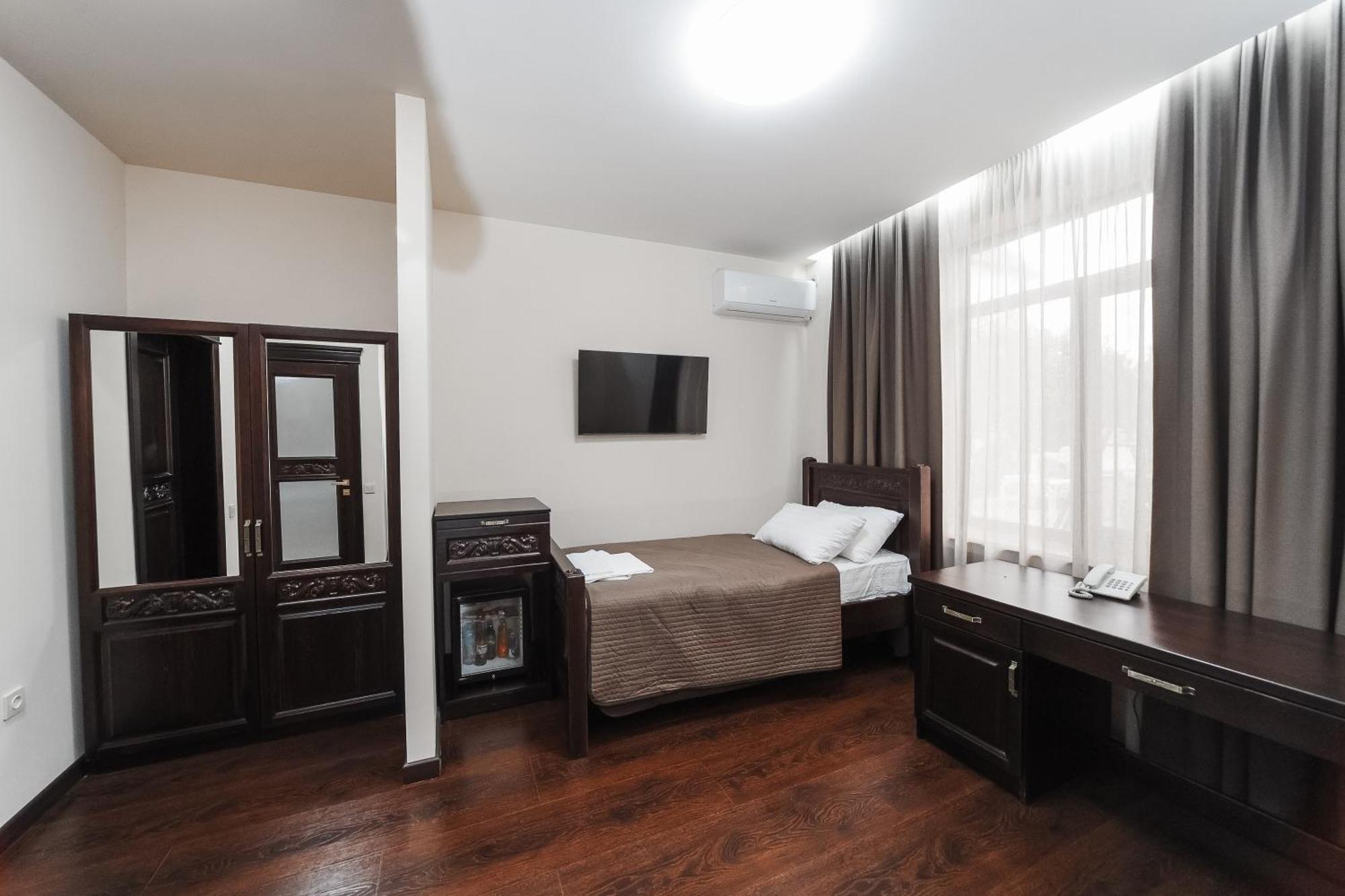 Dvin Hotel Pavlodar Dış mekan fotoğraf