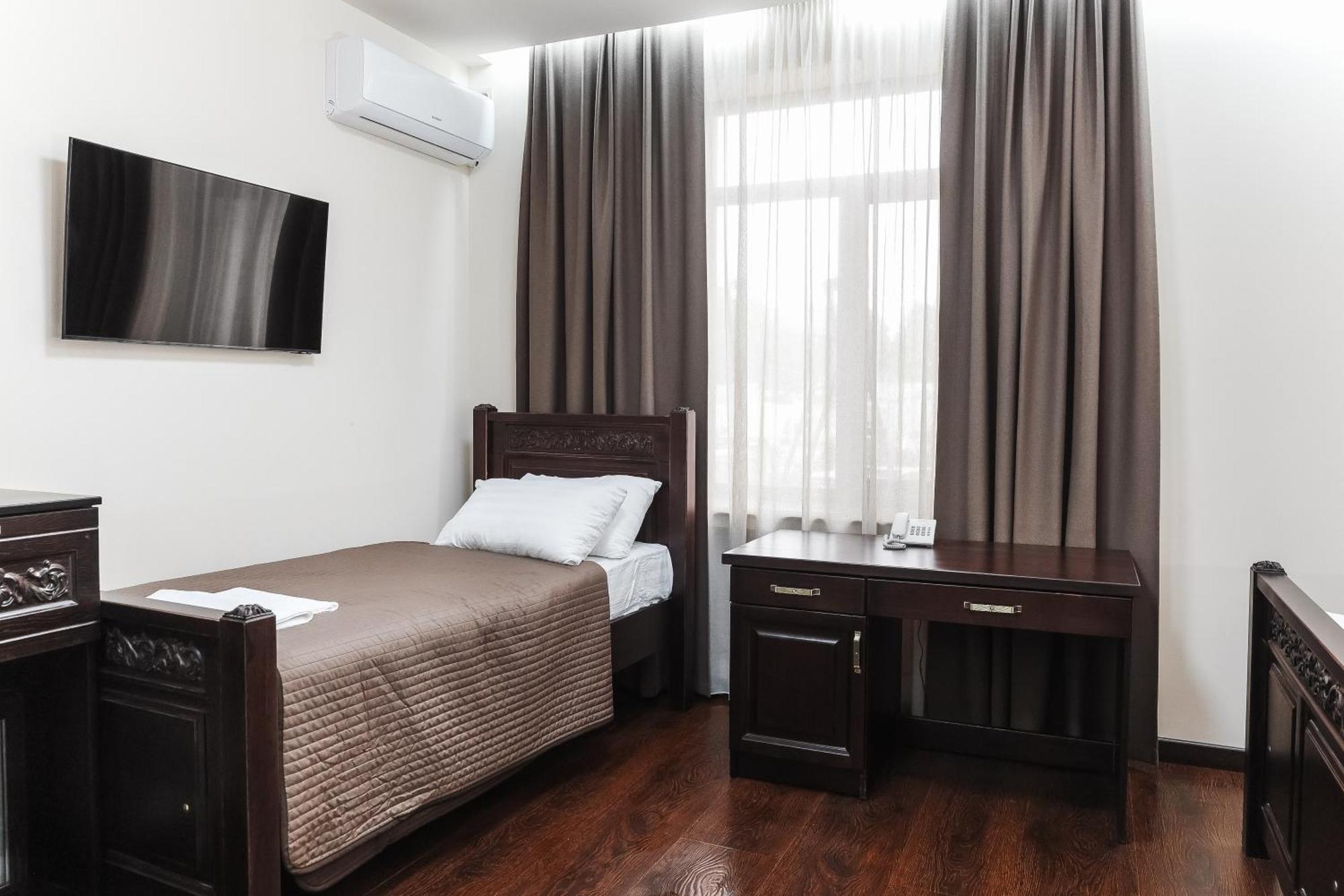 Dvin Hotel Pavlodar Dış mekan fotoğraf