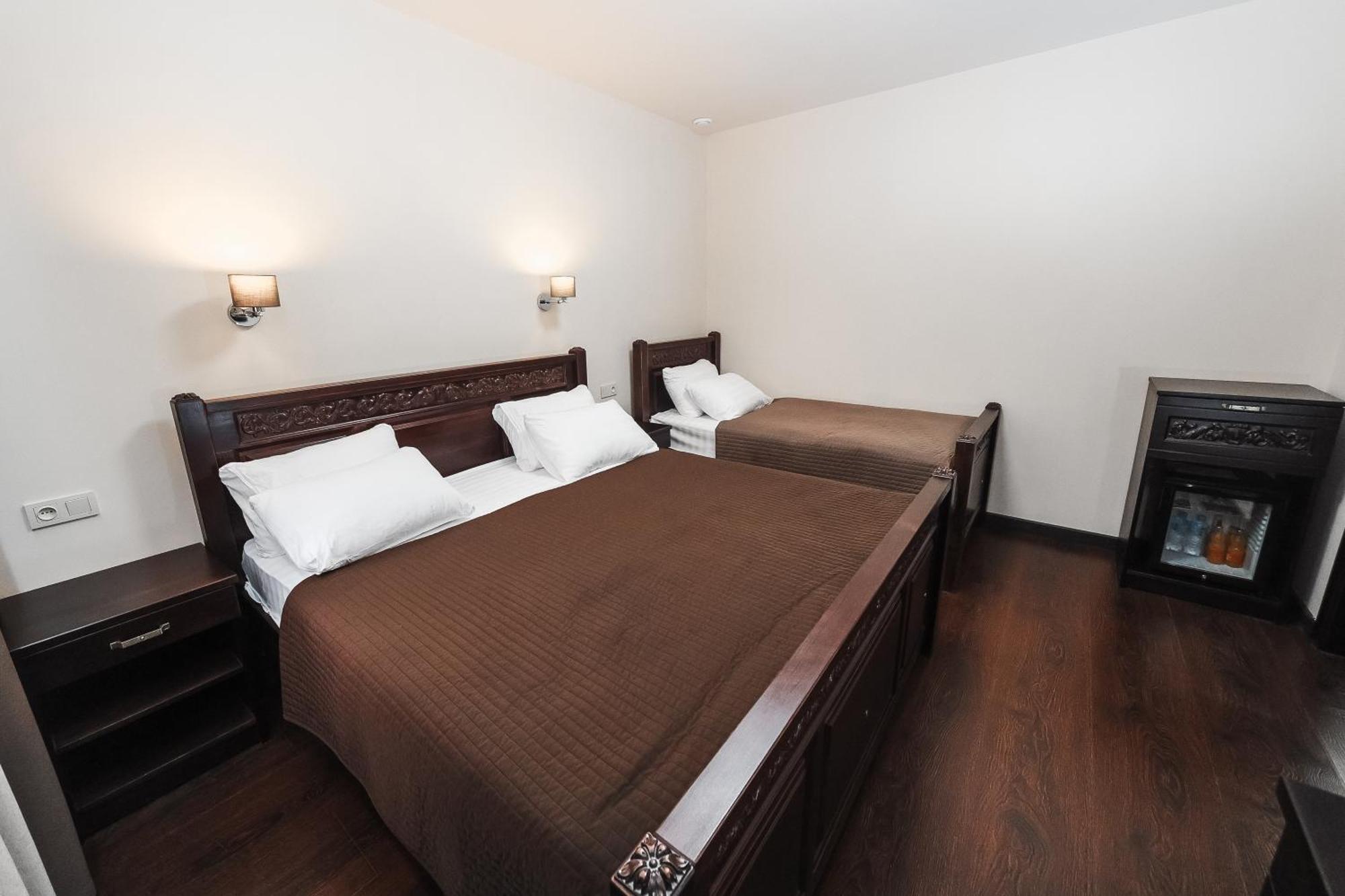 Dvin Hotel Pavlodar Dış mekan fotoğraf