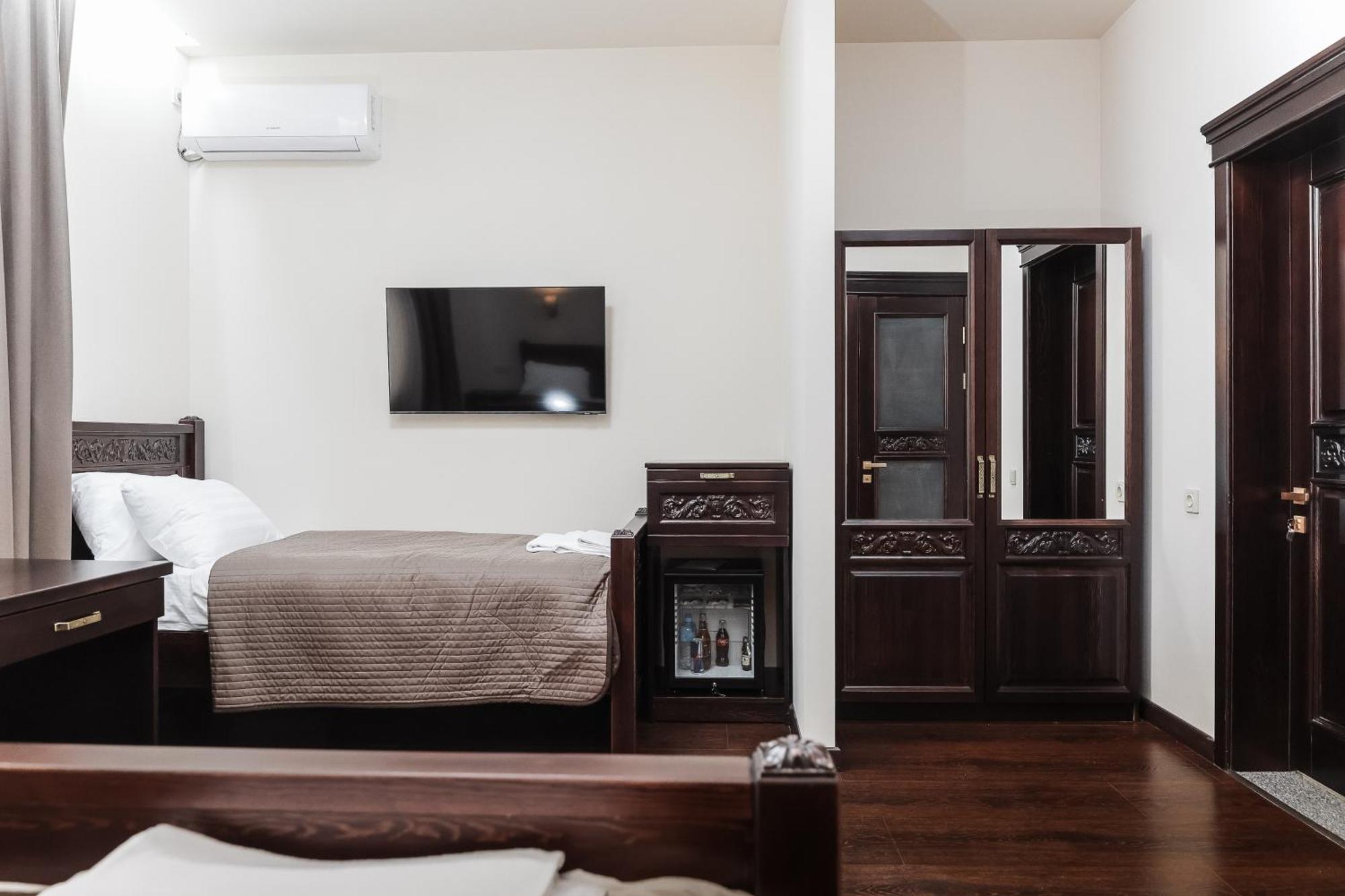 Dvin Hotel Pavlodar Dış mekan fotoğraf