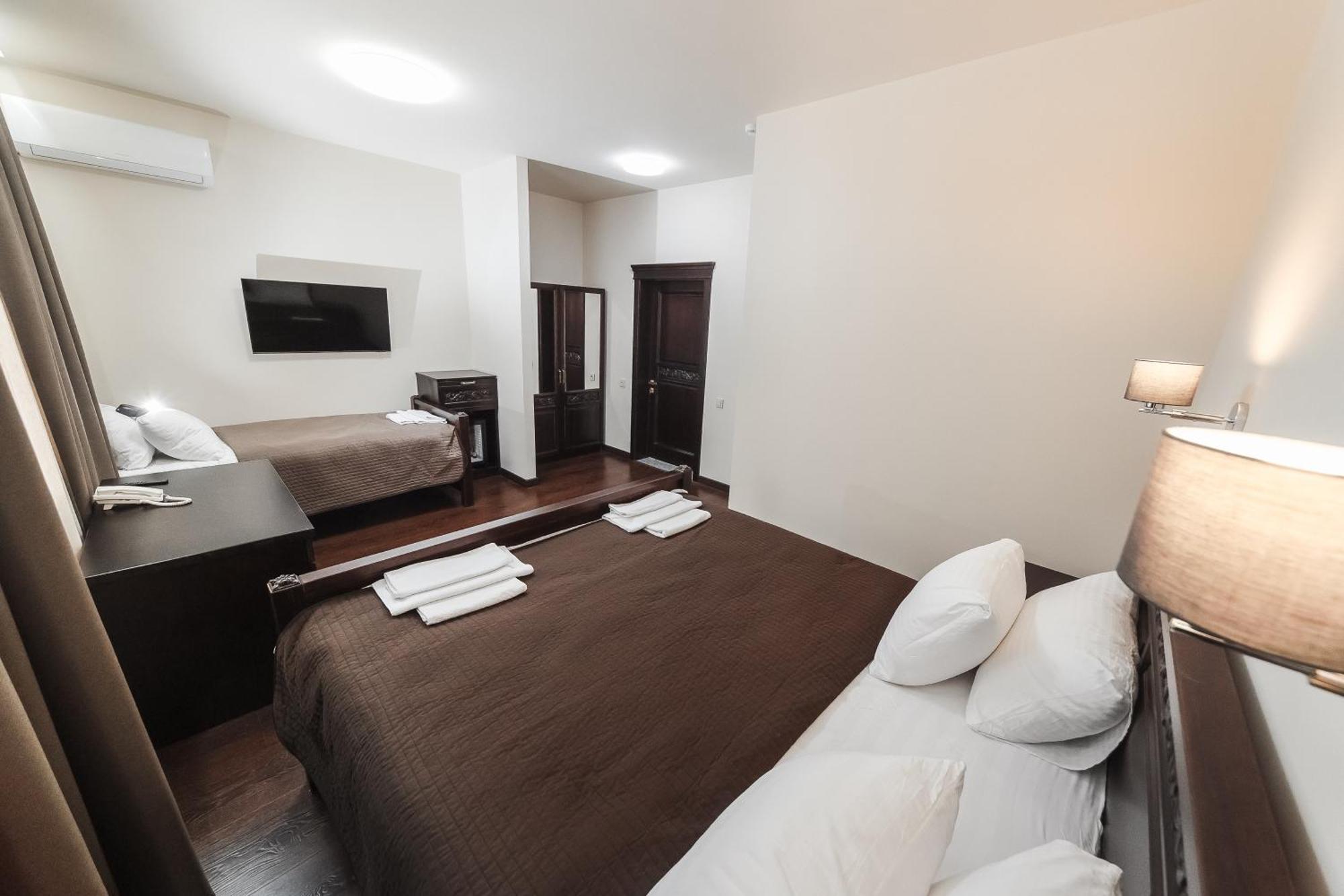 Dvin Hotel Pavlodar Dış mekan fotoğraf