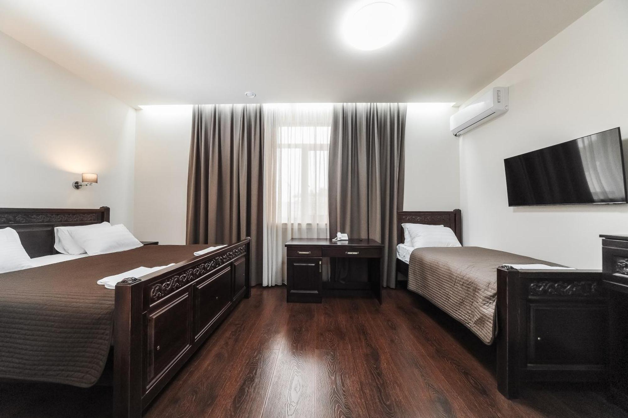 Dvin Hotel Pavlodar Dış mekan fotoğraf