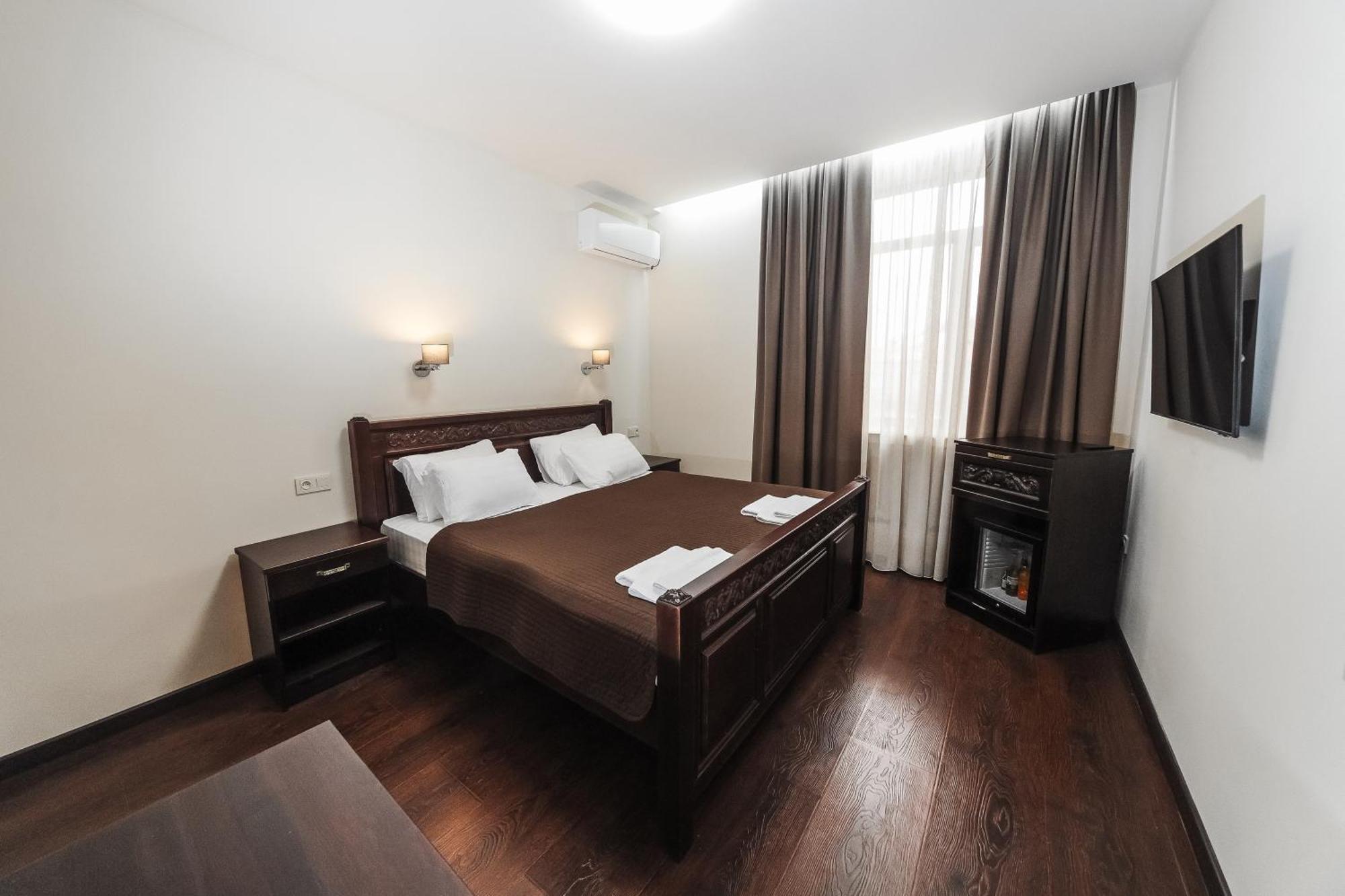 Dvin Hotel Pavlodar Dış mekan fotoğraf
