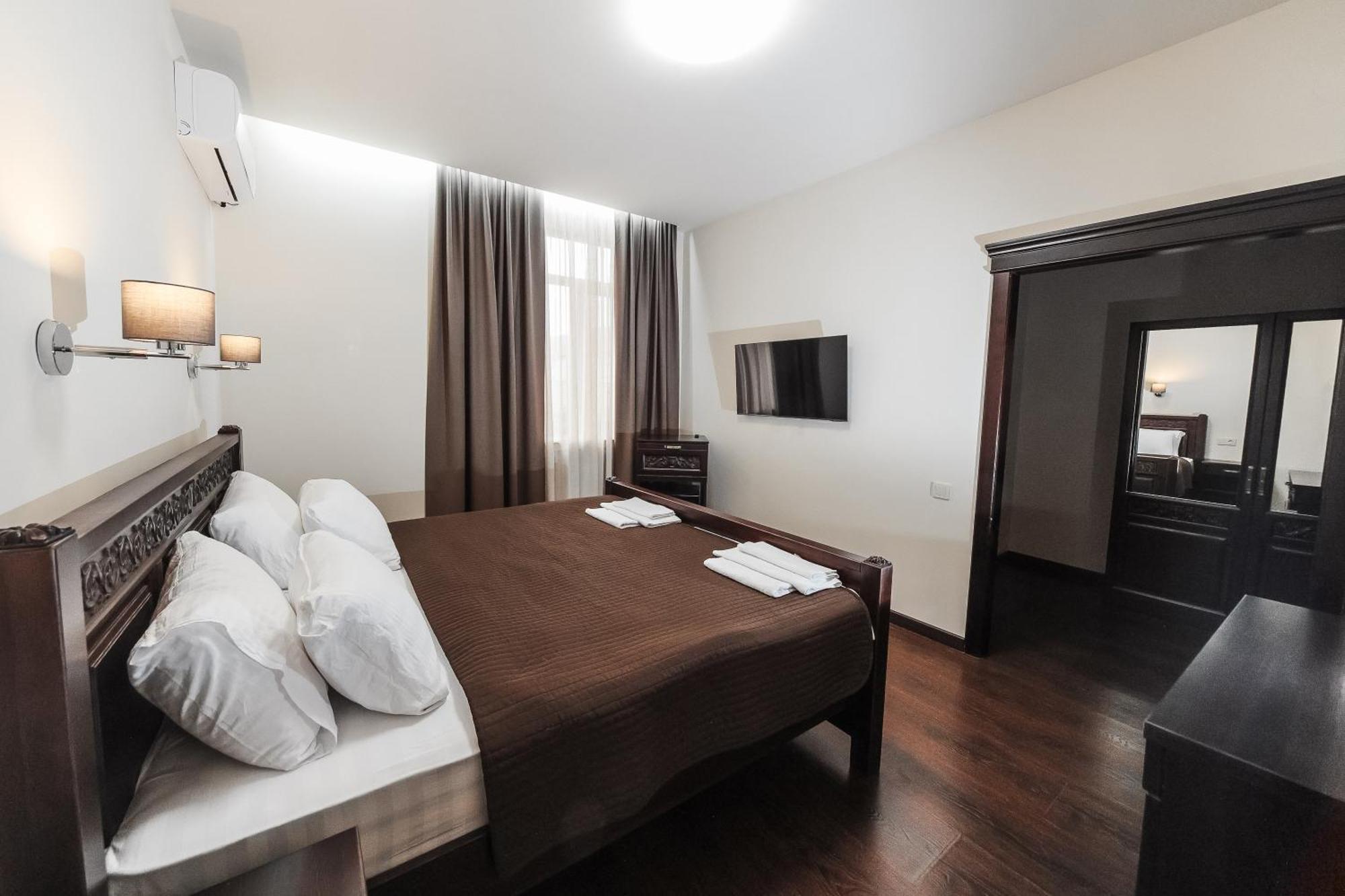Dvin Hotel Pavlodar Dış mekan fotoğraf